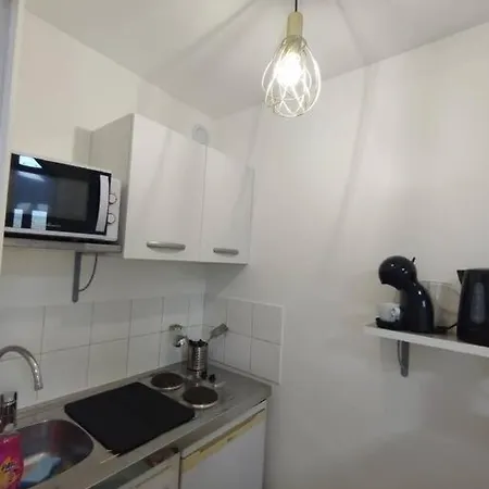 Apartment Centre Equipe Wifi, 7minutes A Pieds Gare Avec Rer B , Orlyval Antony