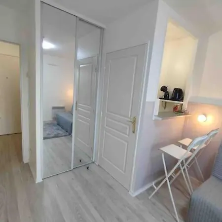 Centre Equipe Wifi, 7minutes A Pieds Gare Avec Rer B , Orlyval Apartment *